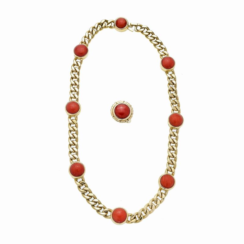 Girocollo ed anello in oro giallo e corallo rosso