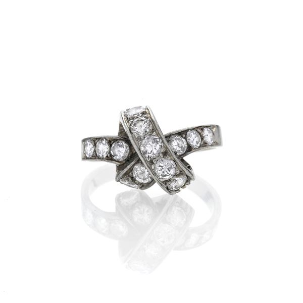 Anello "Nodo d'Amore" in oro bianco e diamanti