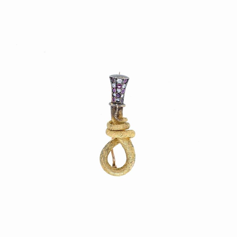 Spilla Cornucopia con serpente in oro giallo 14 kt, diamanti e rubini