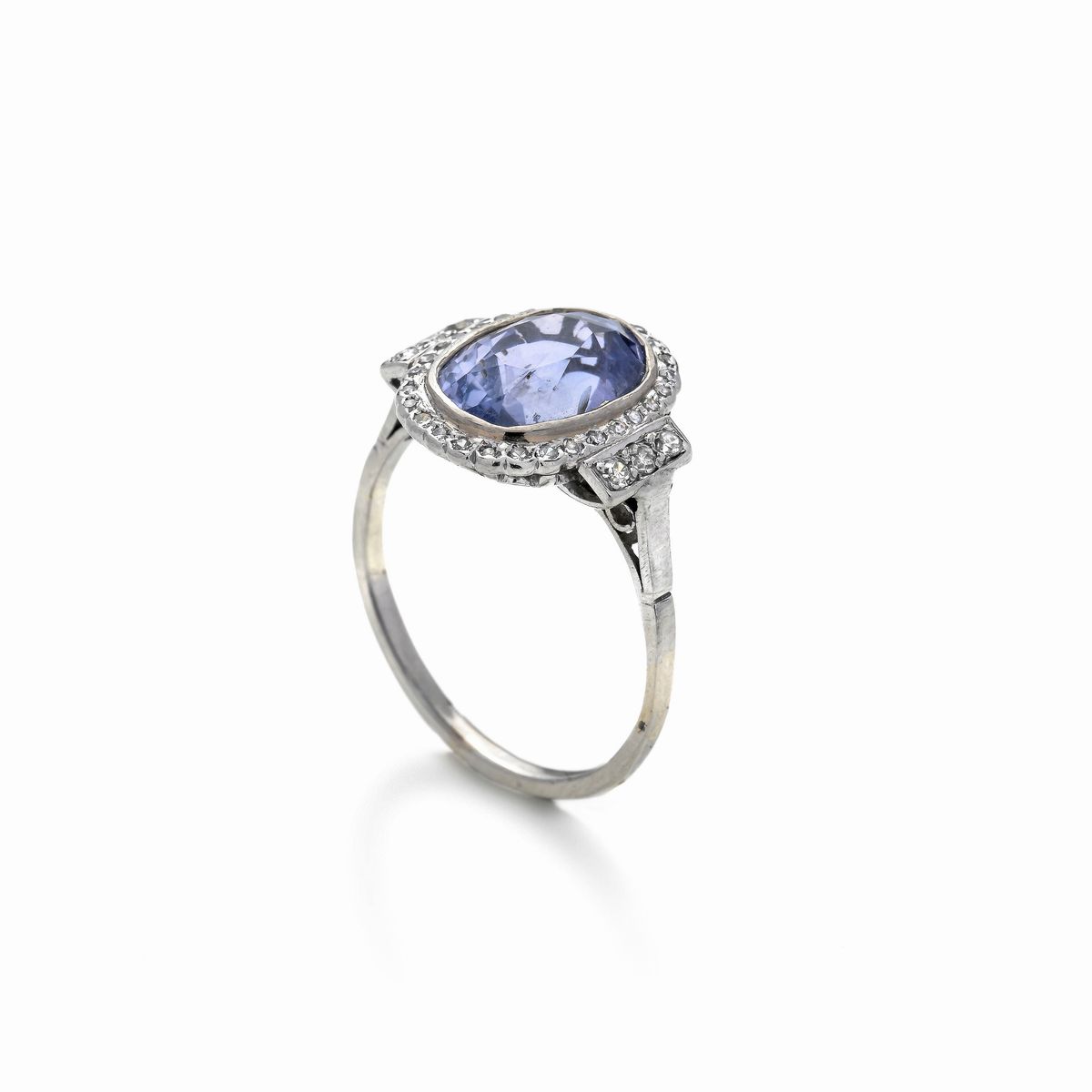 Anello in platino, diamanti e zaffiro Ceylon naturale
