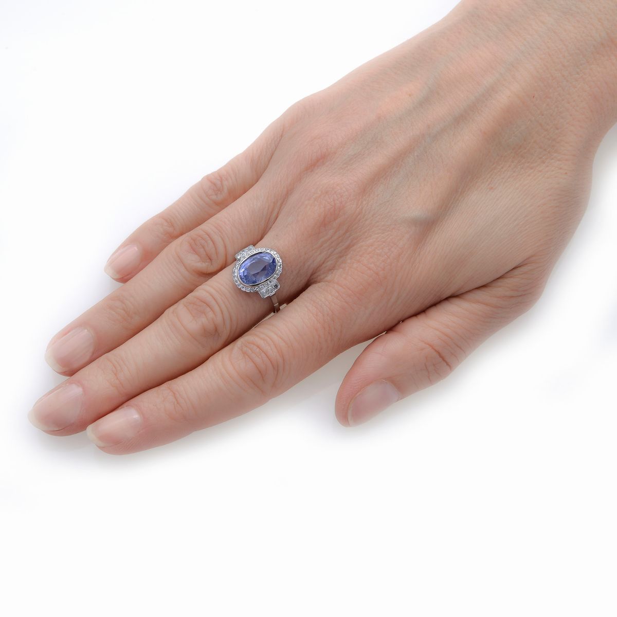 Anello in platino, diamanti e zaffiro Ceylon naturale