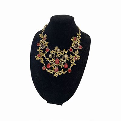 Grande Collana Bijoux Ghirlanda in Metallo Dorato, Strass Rossi e Perle