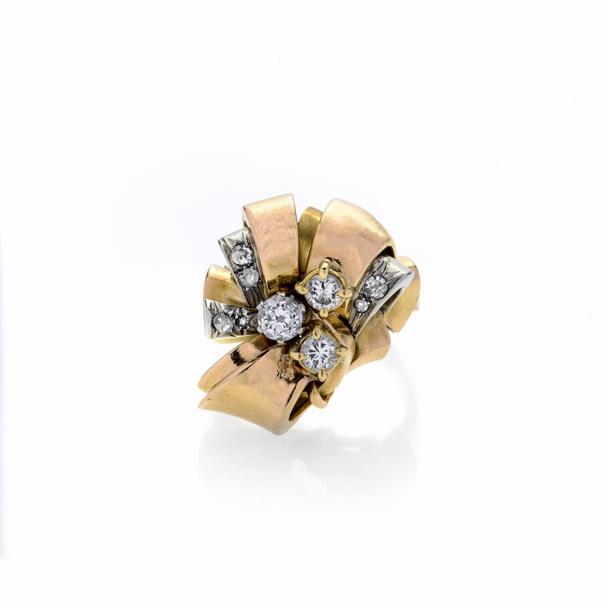 Grande anello a Fiocco in oro gialllo e diamanti