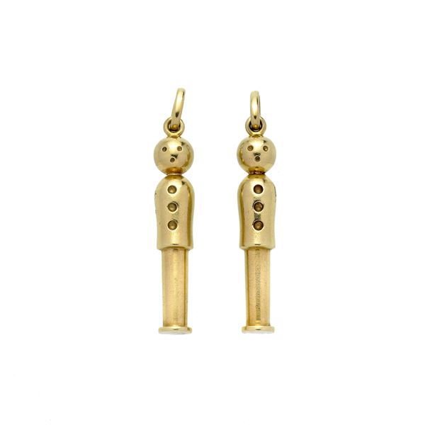 POMELLATO : Pair of yellow gold "Puppets" pendants  (Milan in the seventies)  - Auction Antique, Modern, Design Jewelery and Bijoux Auction - Curio - Casa d'aste in Firenze