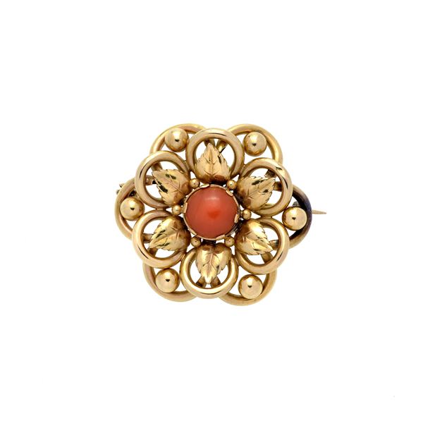 Spilla Fiore in oro giallo e corallo rosso