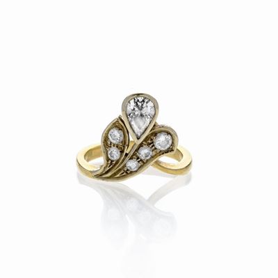 Anello Floreale in Oro Giallo e Diamanti
