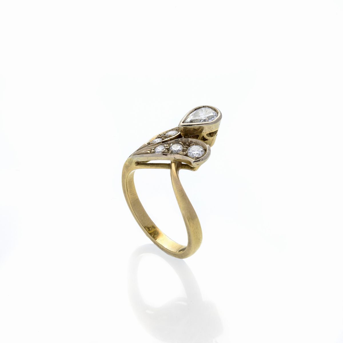 Anello Floreale in Oro Giallo e Diamanti