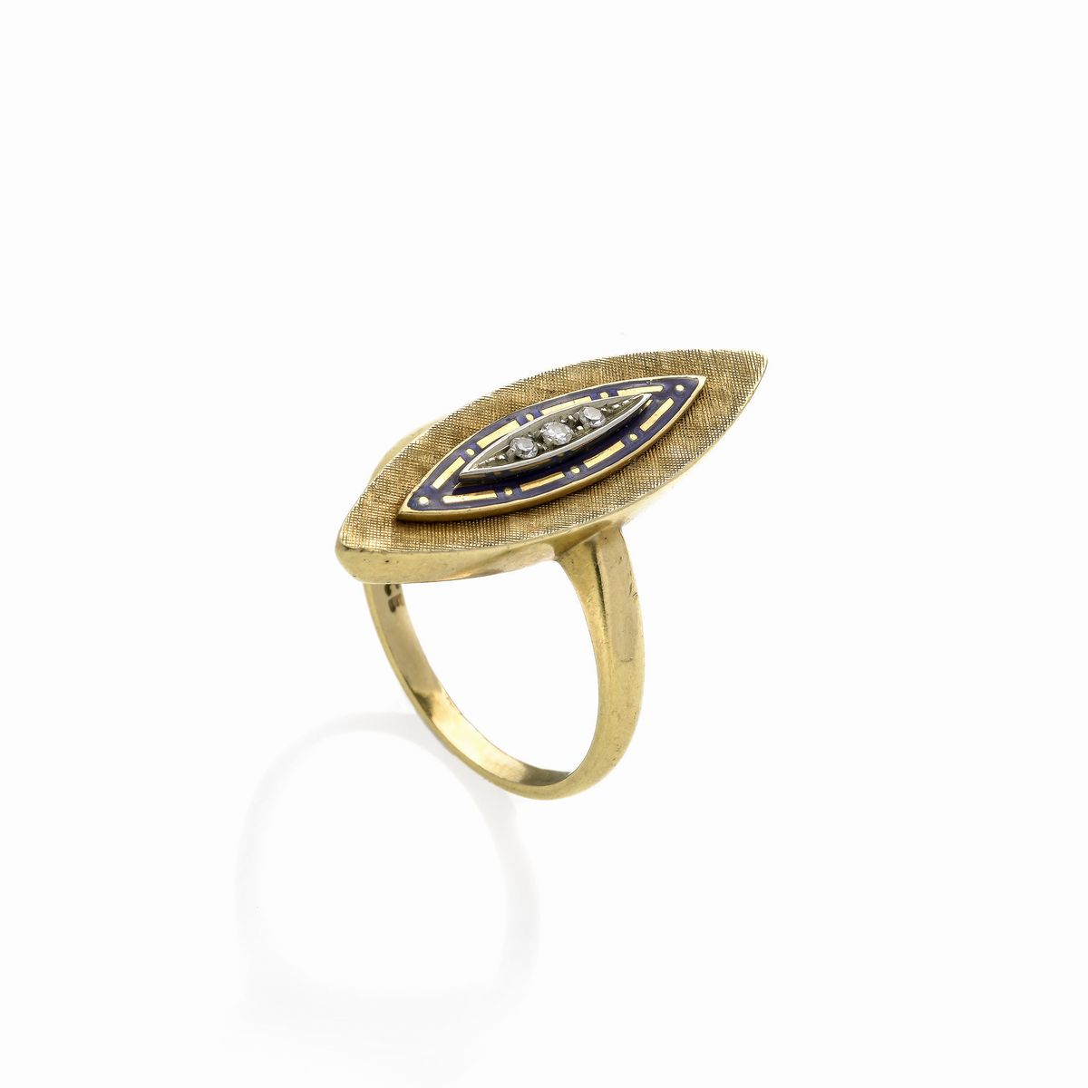 Anello a losanga in oro giallo, smalto blu e diamanti