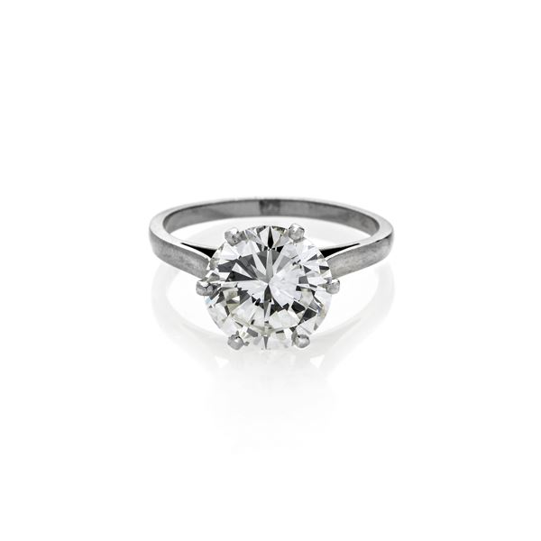 Anello solitario in oro bianco e diamante di ct 3.74