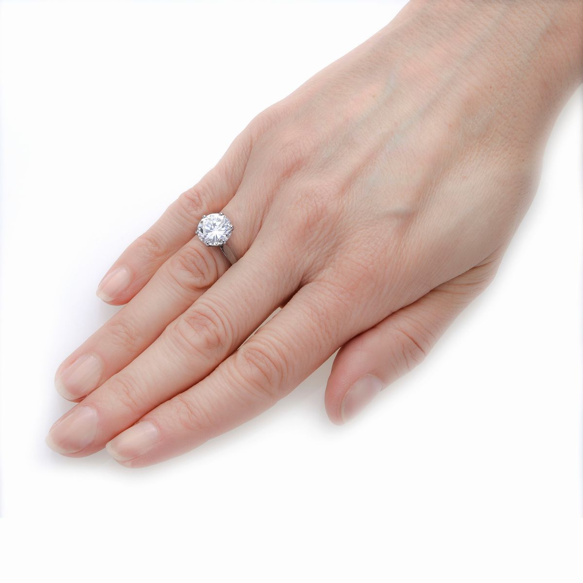 Anello solitario in oro bianco e diamante di ct 3.74