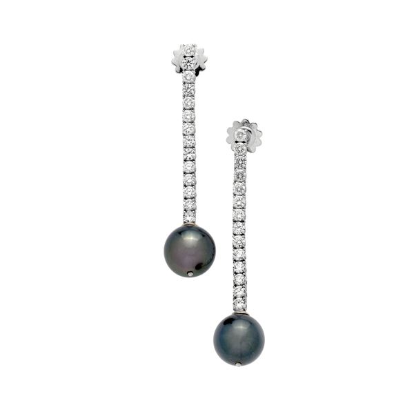 A pair of long pendant earrings in white gold, diamonds and Tahitian pearls