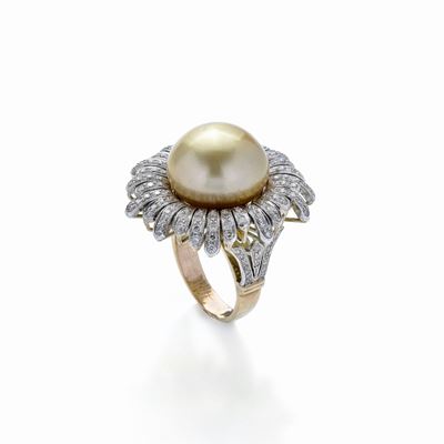 Grande Anello in Oro Giallo, Diamanti e Perla Mabè Gold