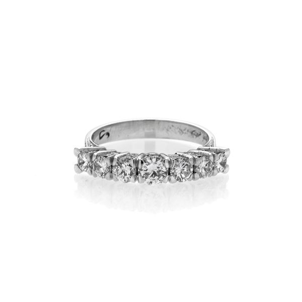 Riviera ring in white gold and diamonds
