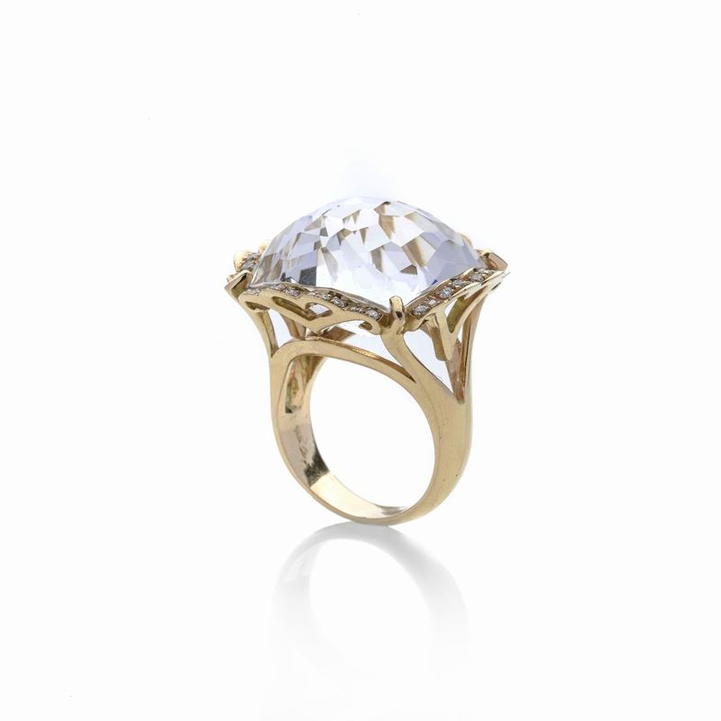 Grande Anello in Oro Rosa, Diamanti e Quarzo Ialino