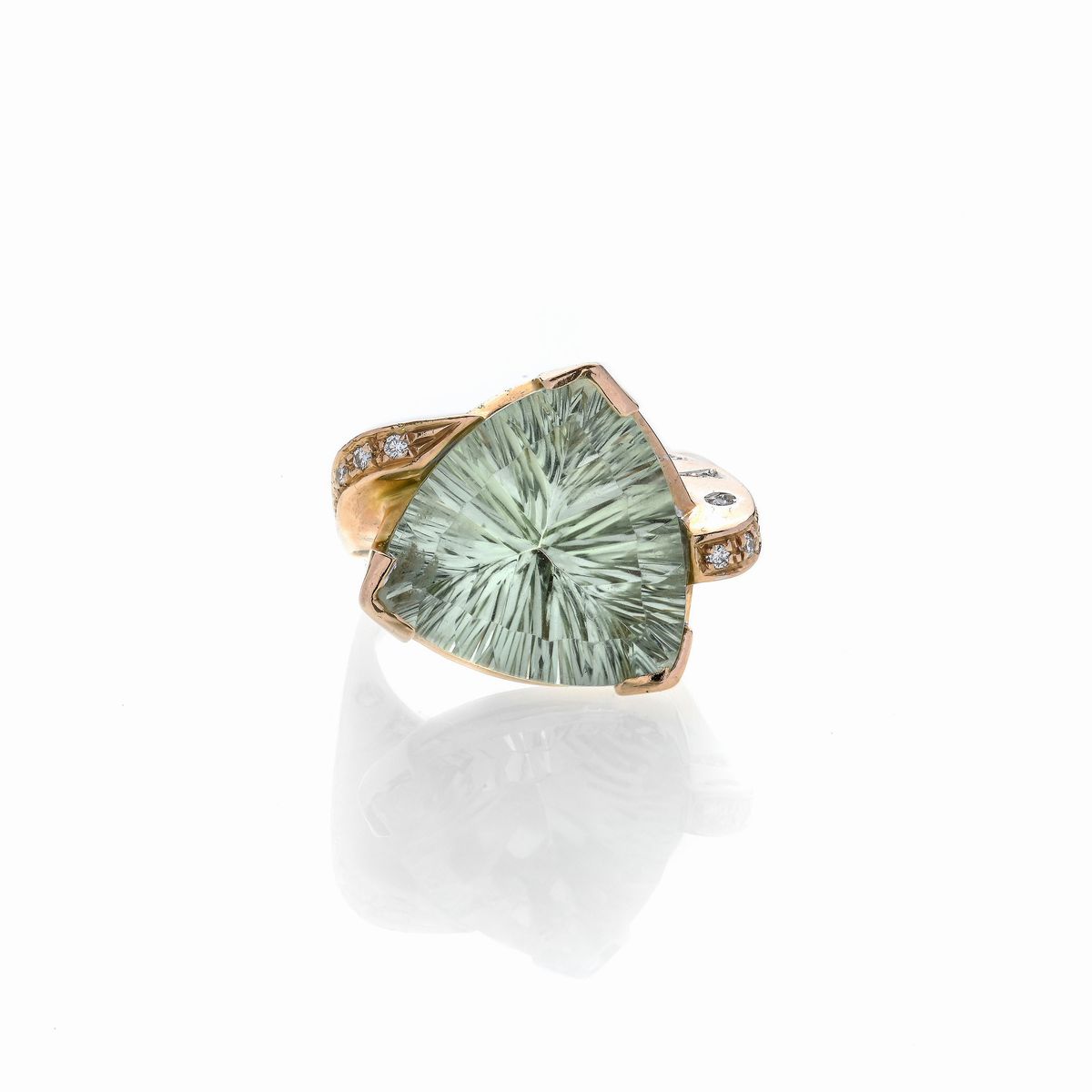 Grande Anello in Oro Rosa, Diamanti e Quarzo Verde-azzurro