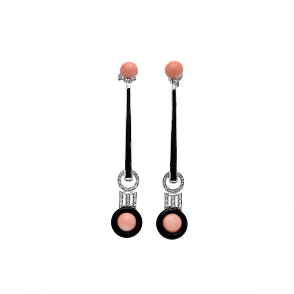 Long pendant earrings in white gold, diamonds, onyx and pink coral