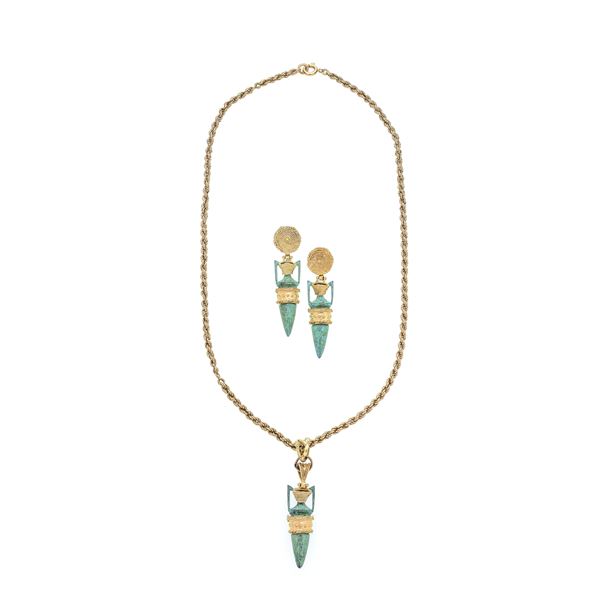 Set composed of necklace and pair of pendant earrings with amphorae in 18 kt yellow gold and bronze