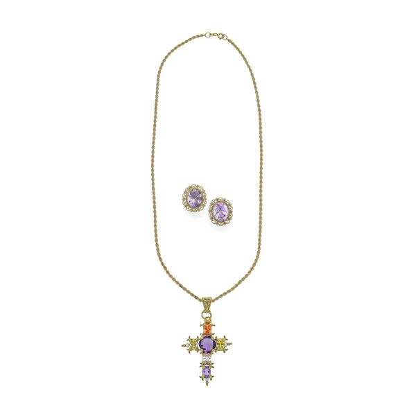 Set in 18 kt yellow gold and colored quartz composed of necklace with pendant cross and earrings