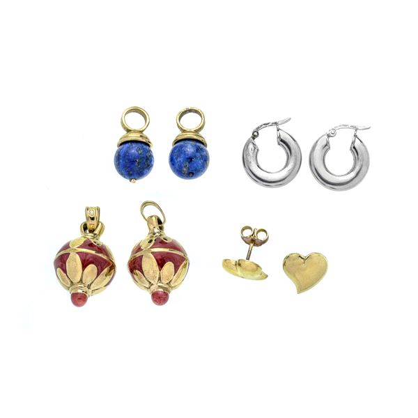 Two pairs of earrings and two pairs of charms in yellow gold, white gold, red enamel and lapis lazuli