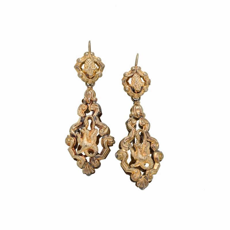 Paio di orecchini pendenti in oro giallo 18 kt