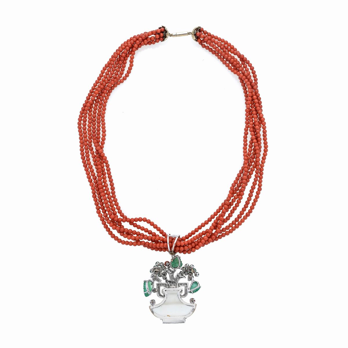 Collana in oro e corallo con pendente Vaso di fiori in cristallo di rocca, diamanti e smeraldi