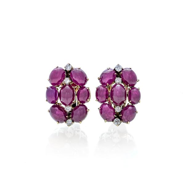 Pair of clip earrings in 14 kt gold, diamonds and natural rubies, probably from Afghanistan