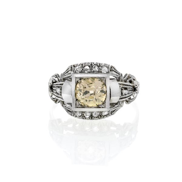 Ring in white gold and old cut diamond