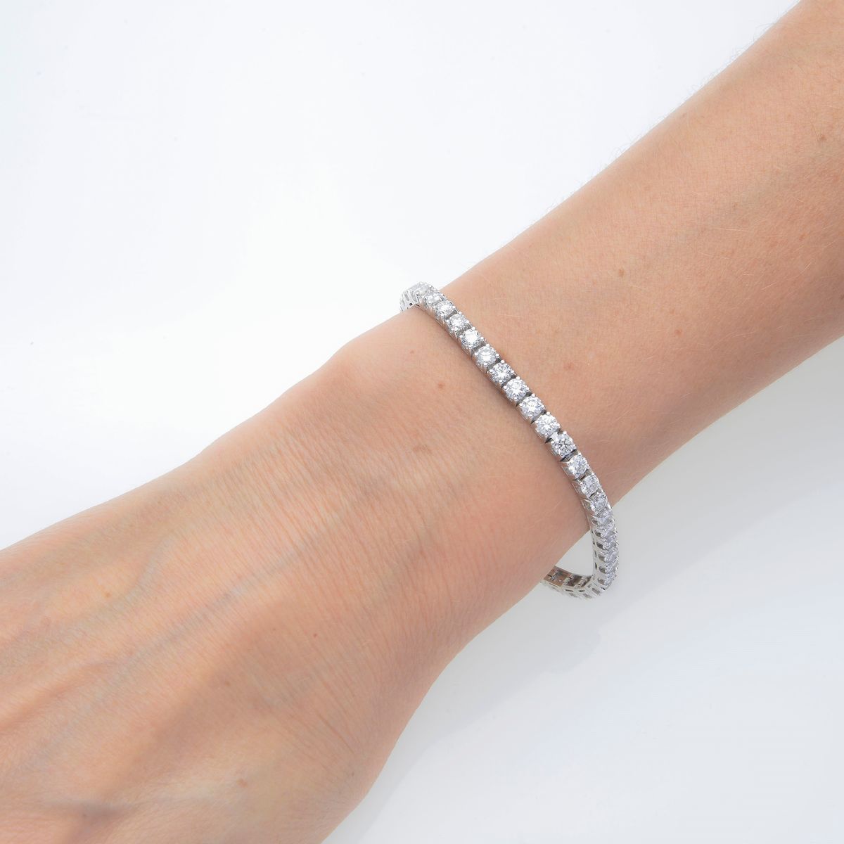 Bracciale tennis in oro bianco 18 kt e diamanti