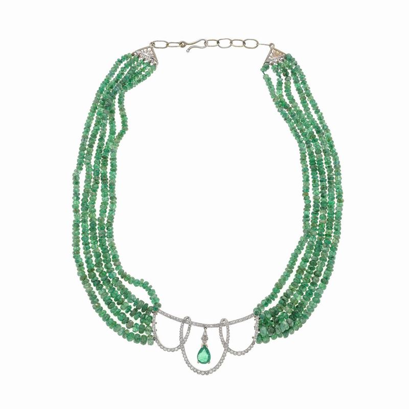 Collana multifilo in oro bianco 18 kt, smeraldi e diamanti