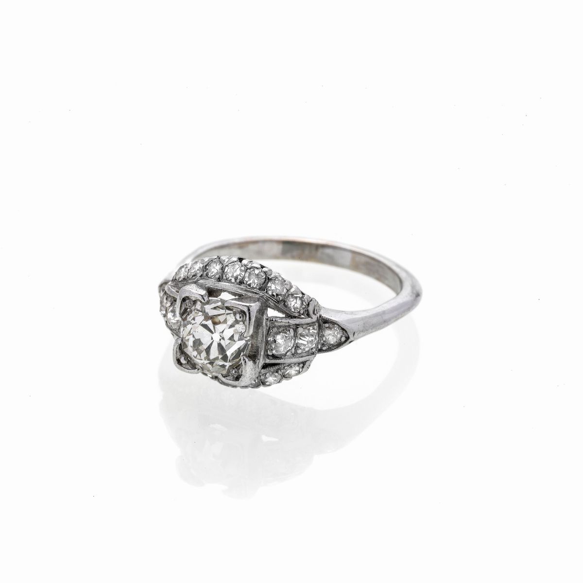Anello in platino e diamanti