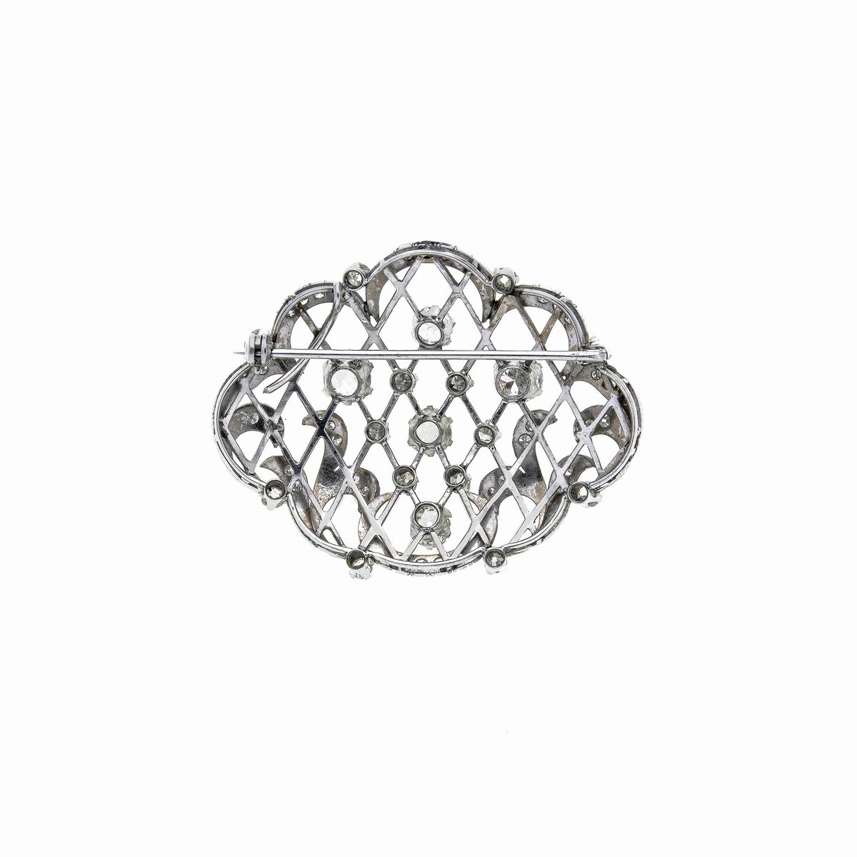 Spilla fantasia in oro bianco 18 kt e diamanti