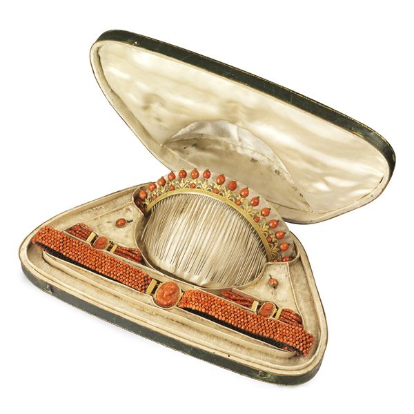 Important set in 18, 14 and 9 kt yellow gold and Sciacca coral in original case