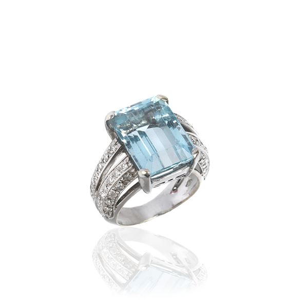 Ring in 18 kt white gold, diamonds and blue quartz