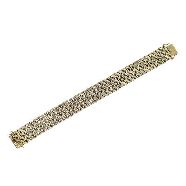 Low title gold bracelet