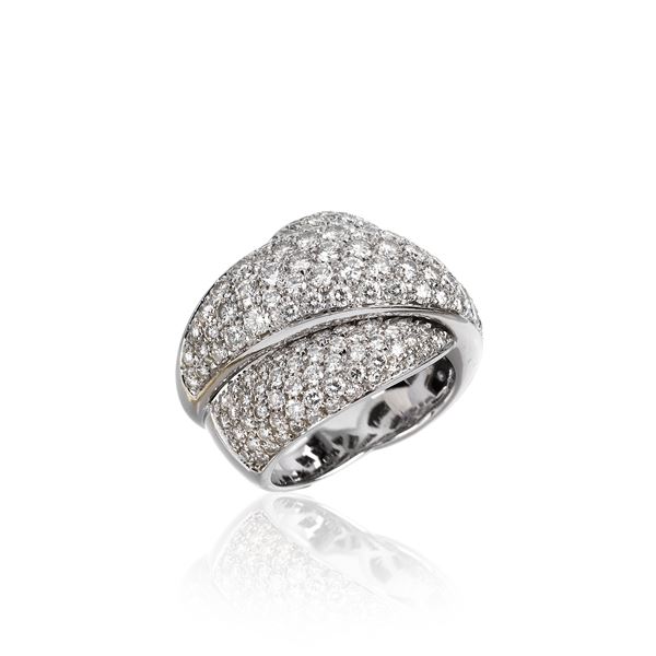 Nodo ring in 18 kt white gold and diamonds