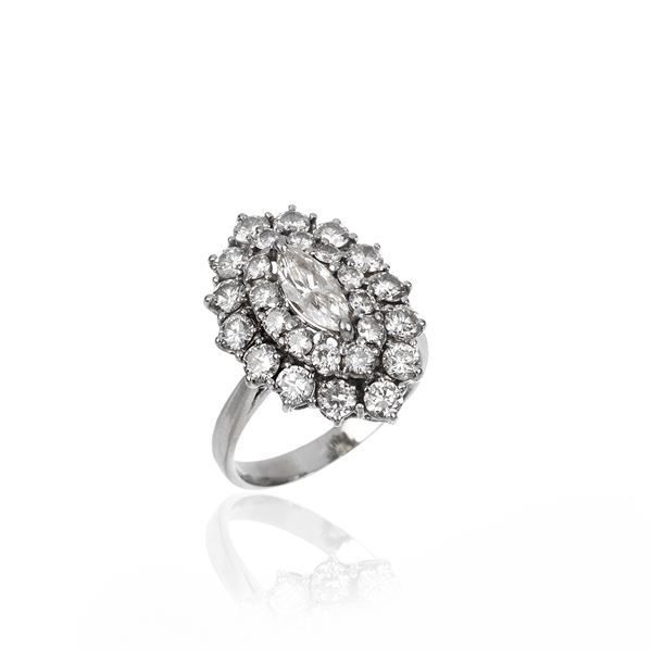 Lozenge ring in white gold and diamonds