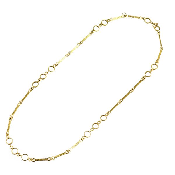 Long 18kt yellow gold link chain  (Sixties)  - Auction Auction of Antique, Modern, Wristwatches and Jewellery from a Roman Collection - Curio - Casa d'aste in Firenze