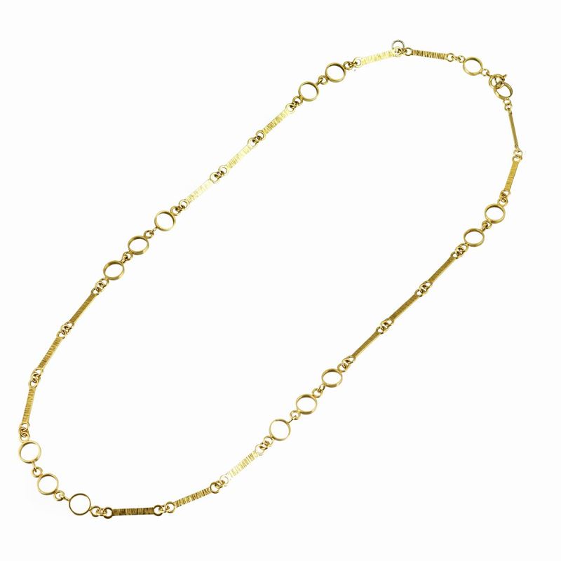Lunga catena a maglie in oro giallo 18 kt