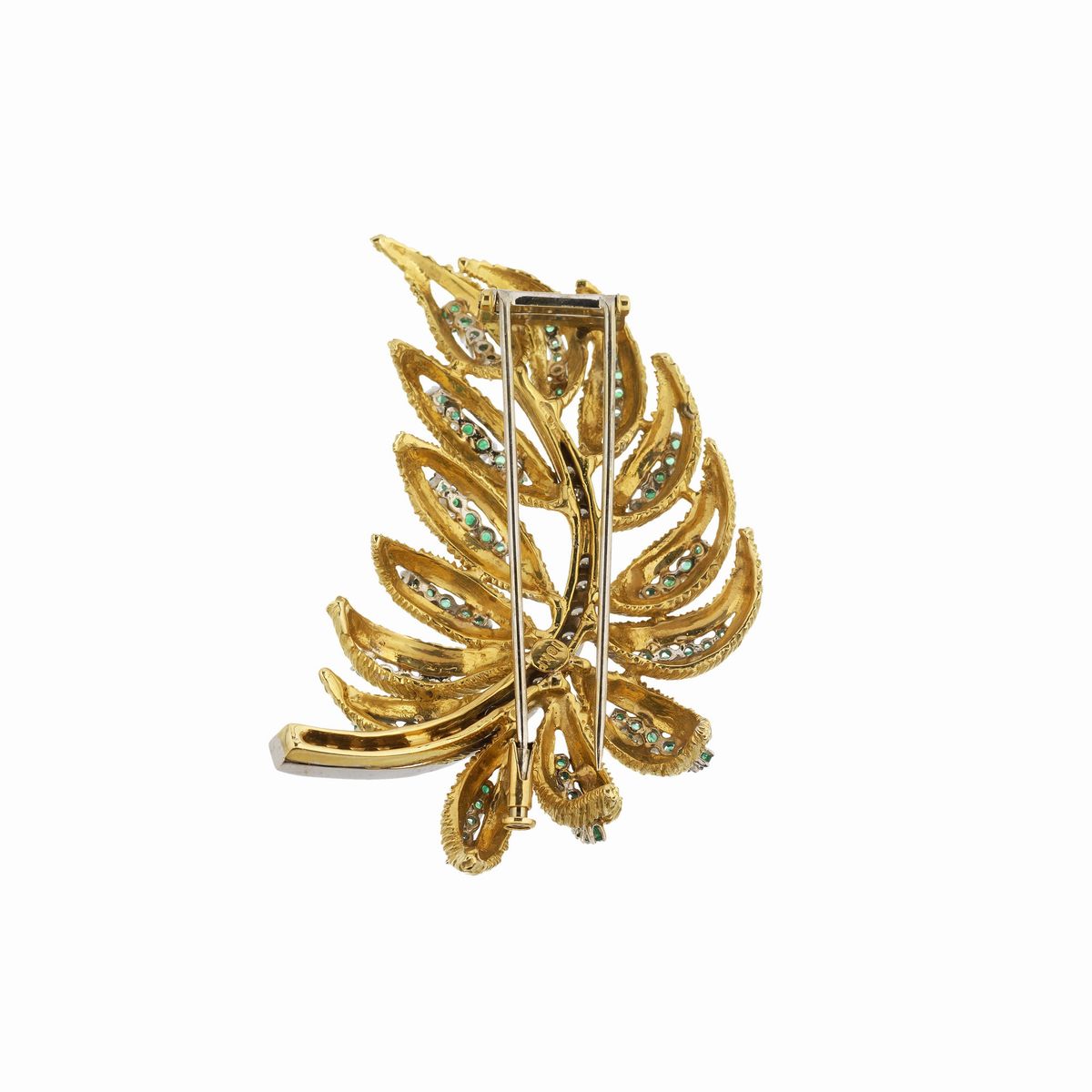 Grande spilla foglia in oro giallo 18 kt, oro bianco, diamanti e smeraldi