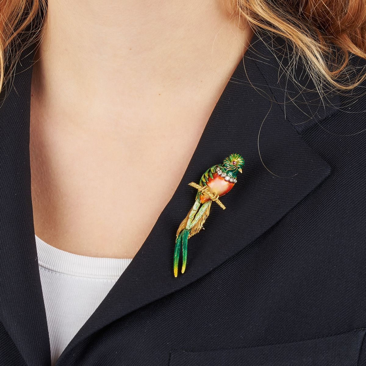 Spilla Pappagallo in oro giallo 18 kt, diamanti e smalti policromi