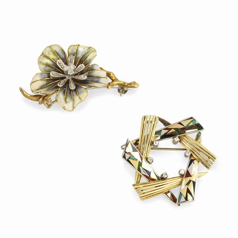 Spilla Primula in oro giallo, diamanti e smalti policromi e spilla fantasia in oro giallo e smalt...