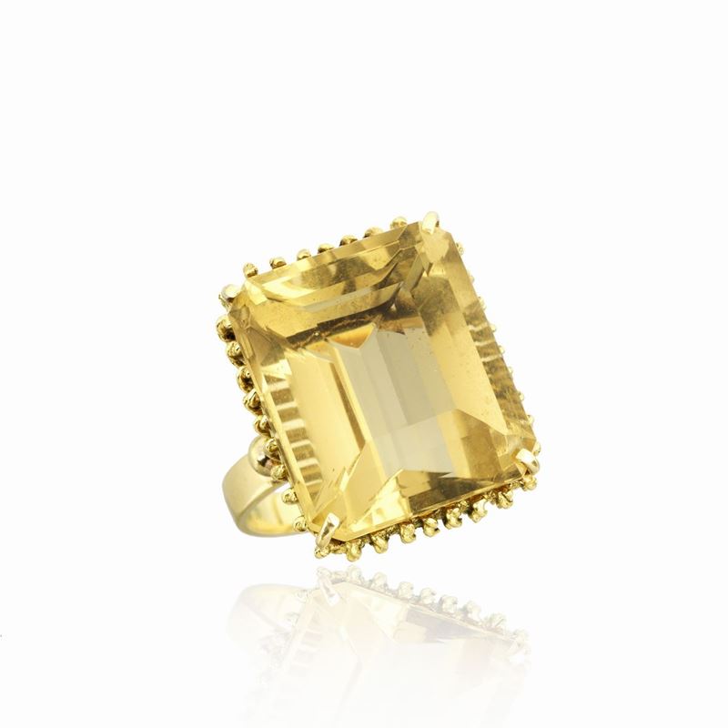 Anello in oro giallo 18 kt e quarzo fumè