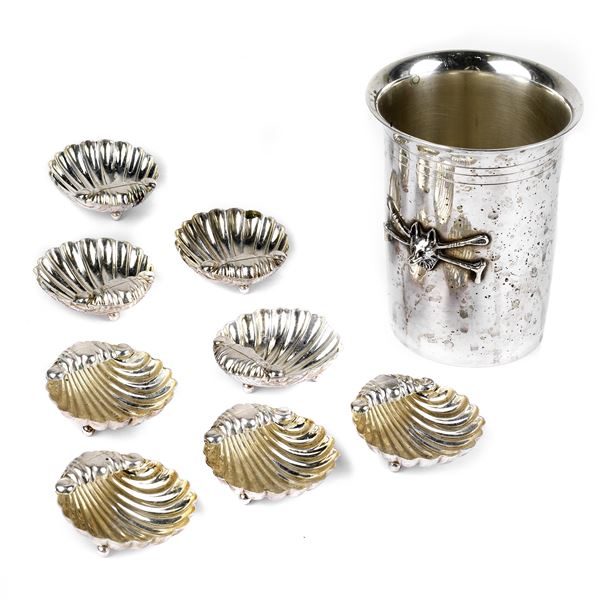 Silver mug with Gucci fox head and set of six silver shell placeholders