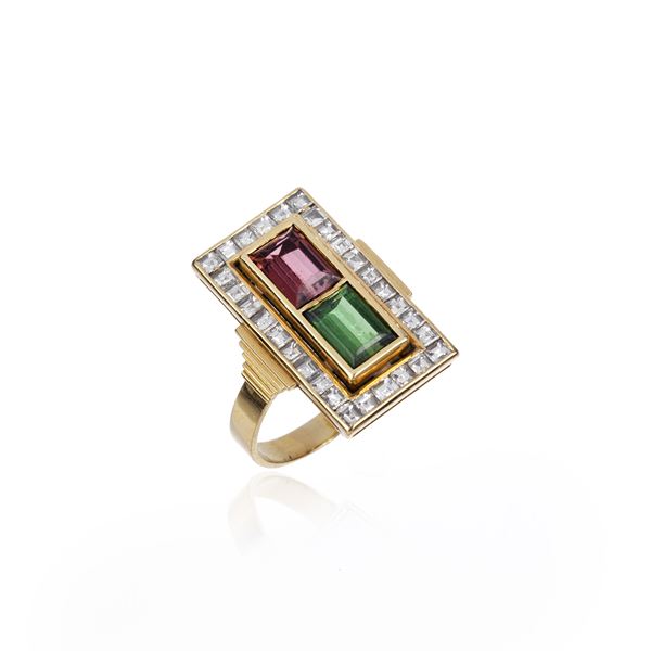 Rectangular ring in yellow gold and green and pink tourmaline  (Seventies)  - Auction Auction of Antique, Modern, Wristwatches and Jewellery from a Roman Collection - Curio - Casa d'aste in Firenze