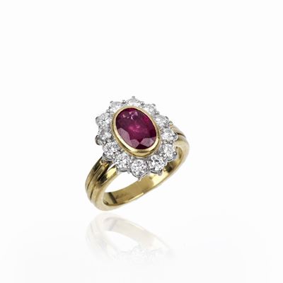Anello a Margherita in Oro Giallo 18 Kt, Oro Bianco, Diamanti e Rubino