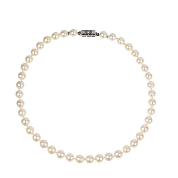 Collana in perle coltivate, oro bianco 18 kt  e diamanti
