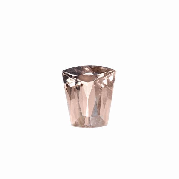 Pink fancy cut morganite of 11.27 ct