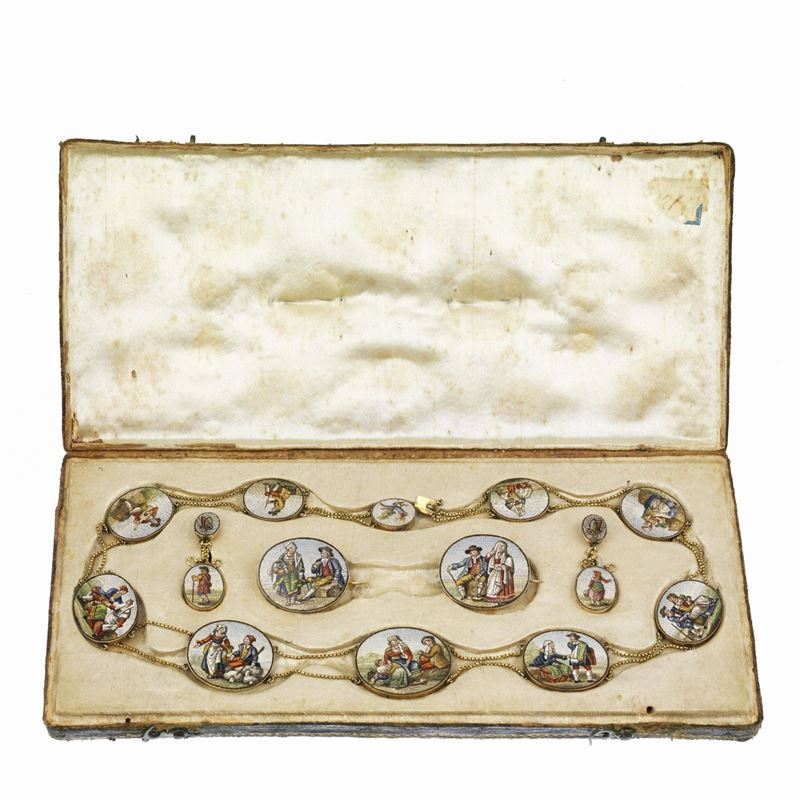 Rara parure in oro giallo con Sedici Cammei in micromosaico raffiguranti scene campestri
