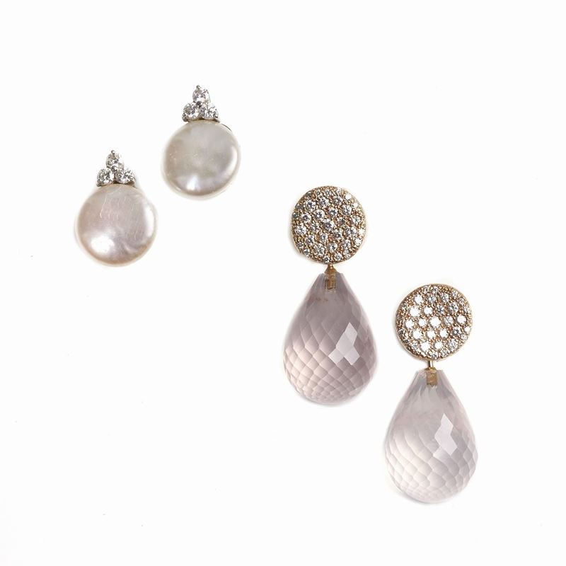 Lunga Collana in Oro Giallo e Oro Rosa 18 Kt, Perle di Fiume, Zaffiri e Rubini