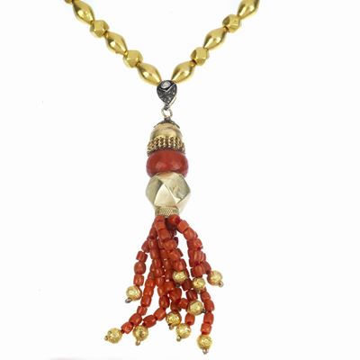 Collana in Oro Giallo 18 Kt e Corallo Rosso